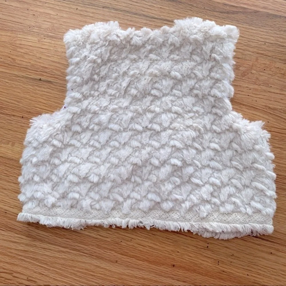 4/$25 Oshkosh B’Gosh Faux Fur Embroidered Vest in Cream sz 12-18 Month Polka Dot